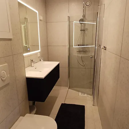 Tween House With Terasse Apartment Lii