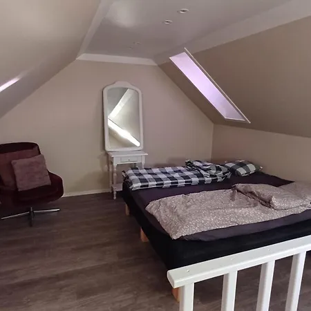 Tween House With Terasse Apartment *