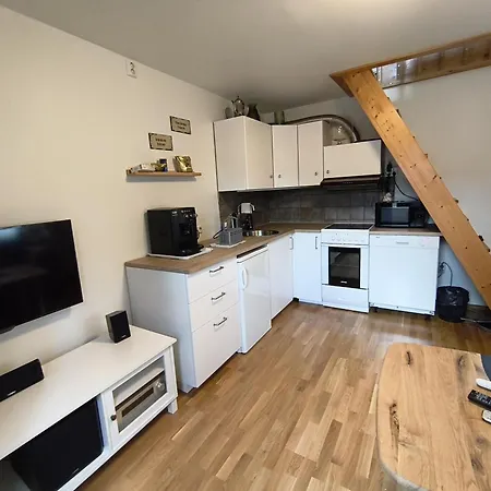 Tween House With Terasse Apartment