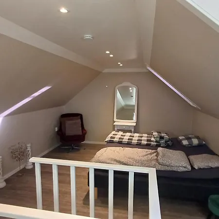 Tween House With Terasse Lii